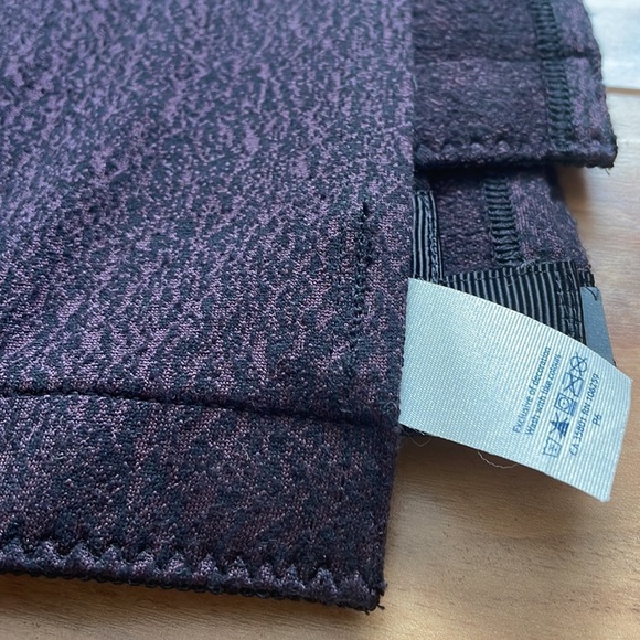 Lululemon Vinyasa Wrap- Running Luon Spray Jacquard Black Cherry Black/Black - Picture 5 of 9